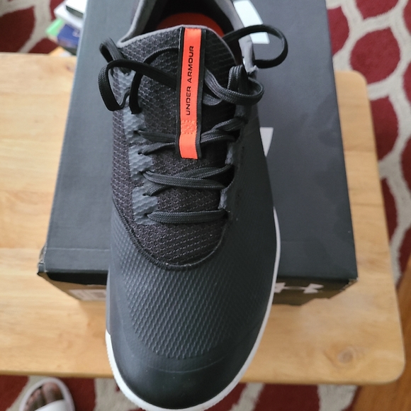 UNDER ARMOR BASKETBALL SHOE 11.5 - Picture 2 of 5